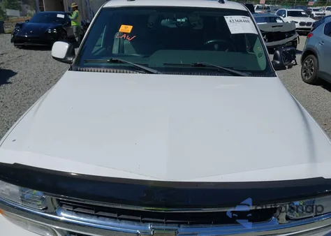 2005 Chevrolet Suburban 1500 Lt z USA, uszkodzony, nr VIN 3GNFK16Z25G290462